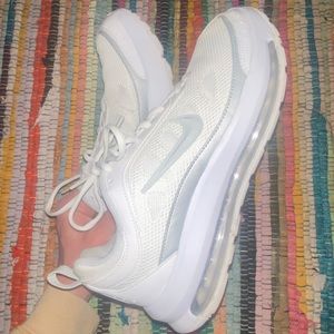 White Nike shoes Women’s